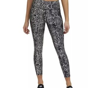 DKNY Sport NWT High Waist 7/8 Length Size L Black & Silver Metallic Snake Print